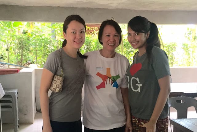 Me and two other Malaysian ladies | Ummi Goes Where?