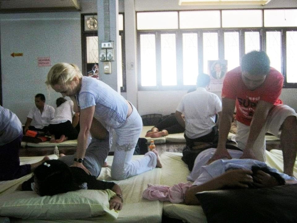 Wat Po Thai massage class for foreigners | Ummi Goes Where?