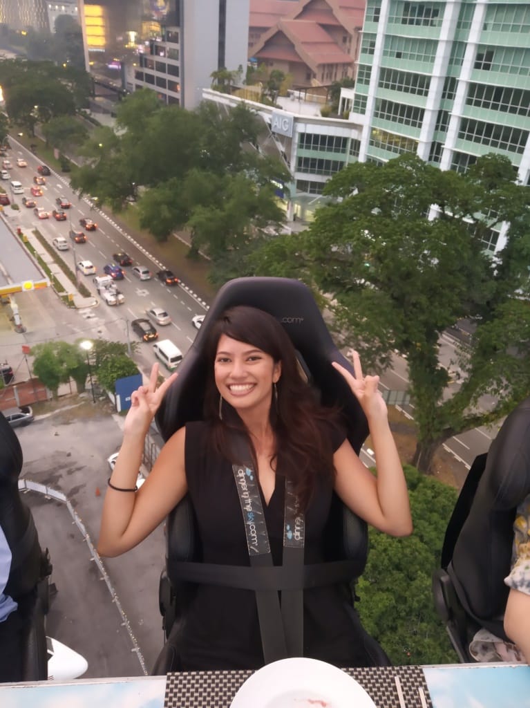 Dinner in the Sky KL reclining seat