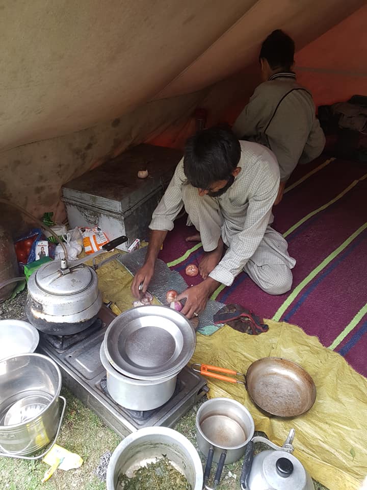 Kitchen tent in Naranag